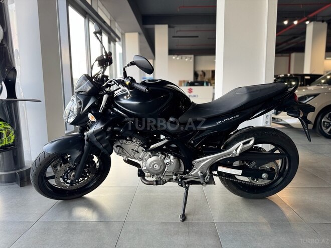 Suzuki  2015, 61 km - 0.6 л - Bakı