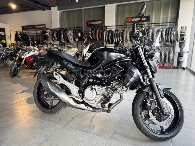 Suzuki  2015, 61 km - 0.6 л - Bakı