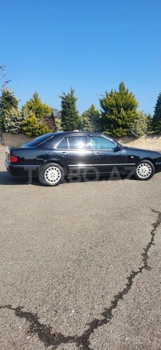 Mercedes E 230 1996, 540,000 km - 2.3 l - Astara