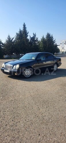Mercedes E 230 1996, 540,000 km - 2.3 l - Astara