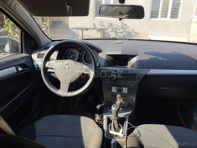 Opel Astra 2004, 270,000 km - 1.4 л - Bakı