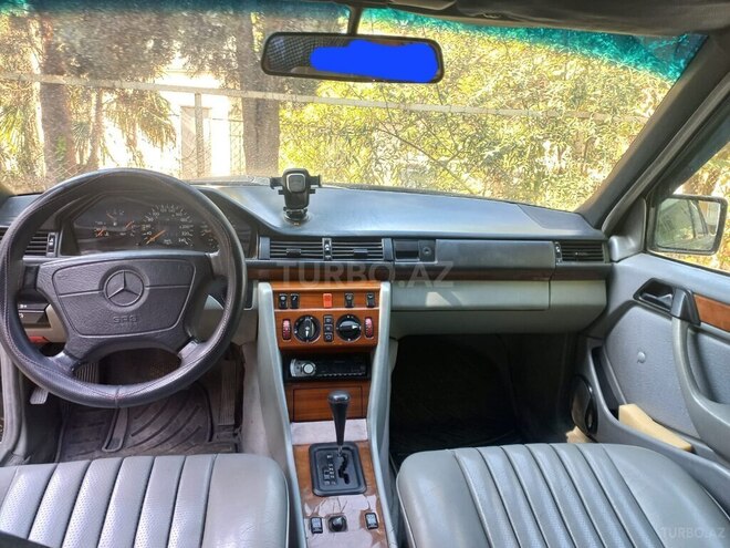 Mercedes E 220 1994, 300,000 km - 2.2 l - Bakı