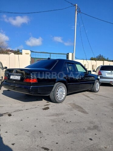 Mercedes E 220 1994, 300,000 km - 2.2 l - Bakı
