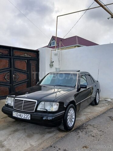 Mercedes E 220 1994, 300,000 km - 2.2 l - Bakı