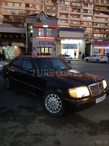 Mercedes E 220 1994, 300,000 km - 2.2 l - Bakı