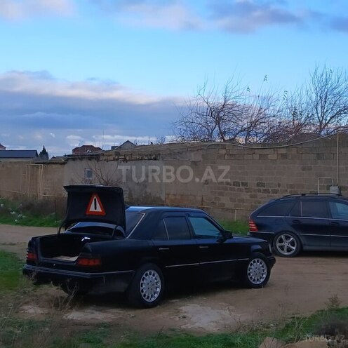 Mercedes E 220 1994, 300,000 km - 2.2 l - Bakı