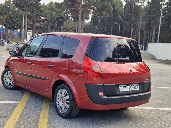 Renault Scenic-12
