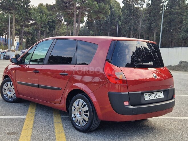 Renault Scenic-13