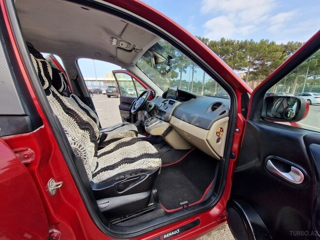 Renault Scenic-16