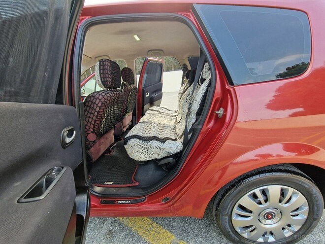 Renault Scenic-21