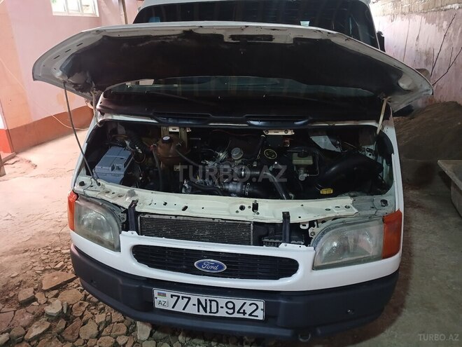 Ford Transit 2000, 356,000 km - 2.5 l - Quba