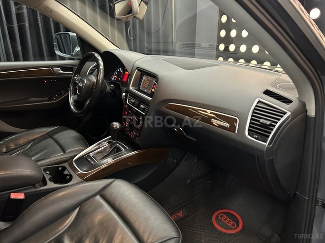 Audi Q5-12
