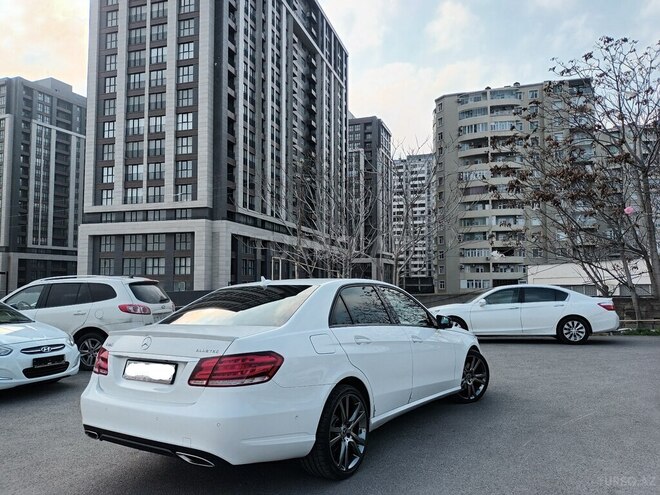 Mercedes E 220 d-3