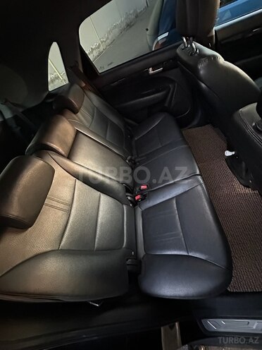 Kia Sorento-13