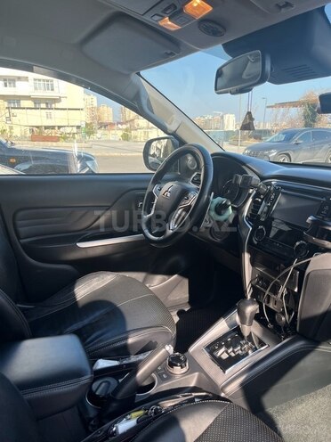 Mitsubishi L200 2021, 62,000 km - 2.4 l - Bakı