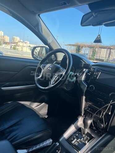 Mitsubishi L200 2021, 62,000 km - 2.4 l - Bakı