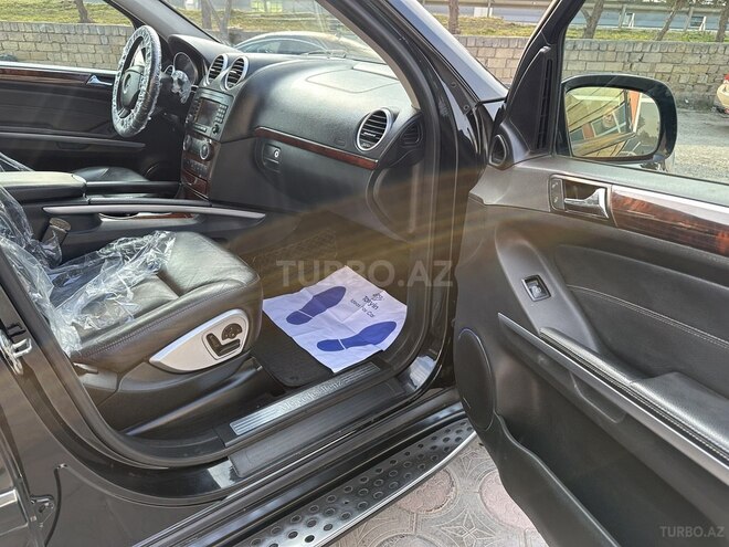 Mercedes GL 450 4MATIC-25