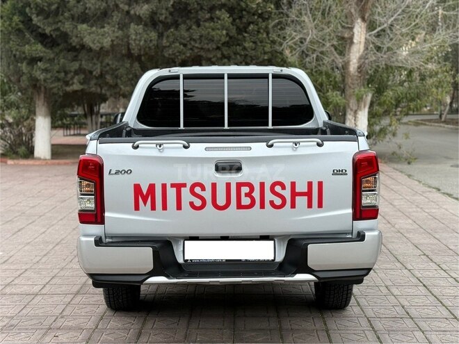 Mitsubishi L200 2019, 130,000 km - 2.4 l - Bakı