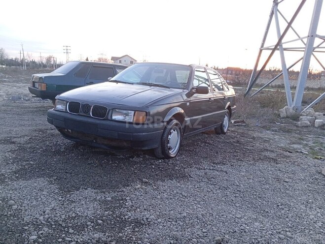 Volkswagen Passat 1990, 290,000 km - 1.8 l - Mingəçevir