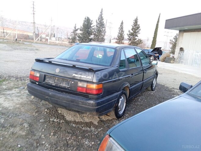 Volkswagen Passat 1990, 290,000 km - 1.8 l - Mingəçevir