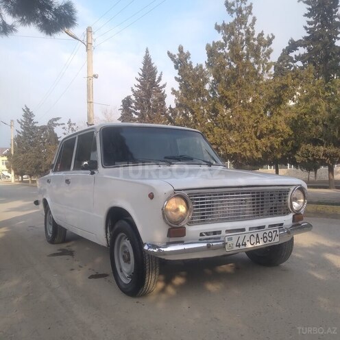 LADA (VAZ) 21011 1978, 71,500 km - 1.5 л - Salyan