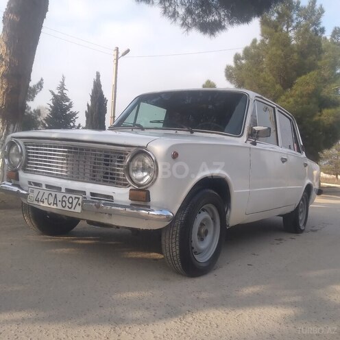 LADA (VAZ) 21011 1978, 71,500 km - 1.5 л - Salyan