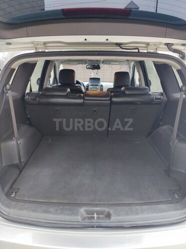 Hyundai Santa Fe-13