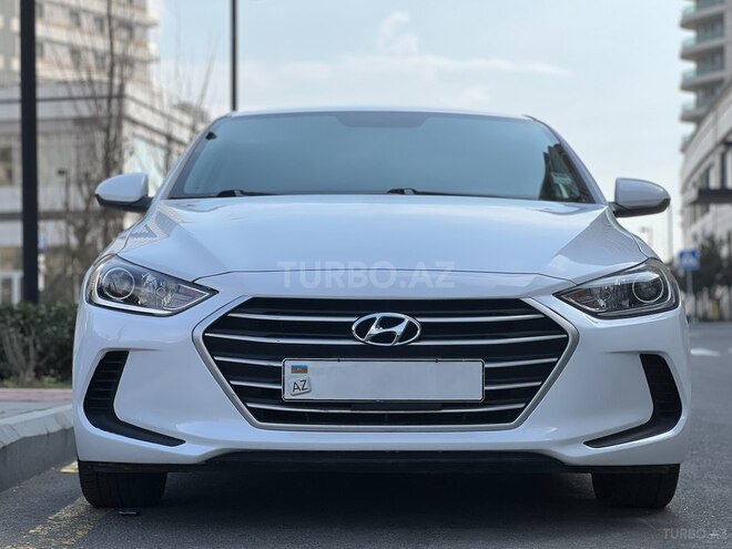 Hyundai Elantra-1