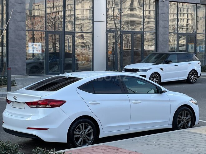 Hyundai Elantra-6