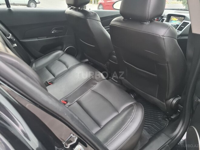 Chevrolet Cruze-13
