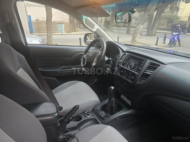 Mitsubishi L200 2021, 90,000 km - 2.5 л - Bakı