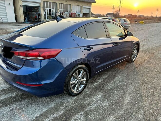 Hyundai Elantra 2017, 218,073 km - 2.0 l - Ucar