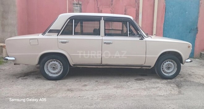 LADA (VAZ) 21011 1985, 25,600 km - 1.3 л - Bakı