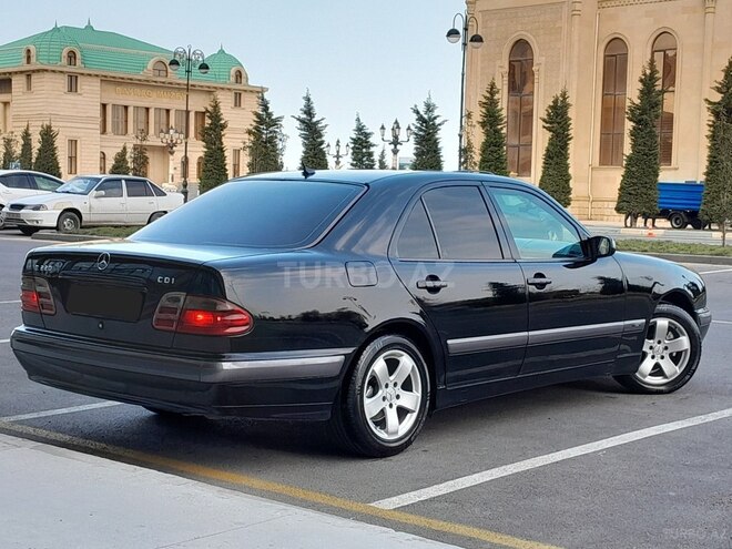 Mercedes E 220 d 1999, 438,000 km - 2.2 l - Sumqayıt