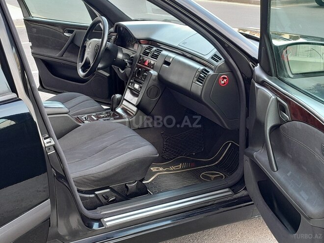 Mercedes E 220 d 1999, 438,000 km - 2.2 l - Sumqayıt