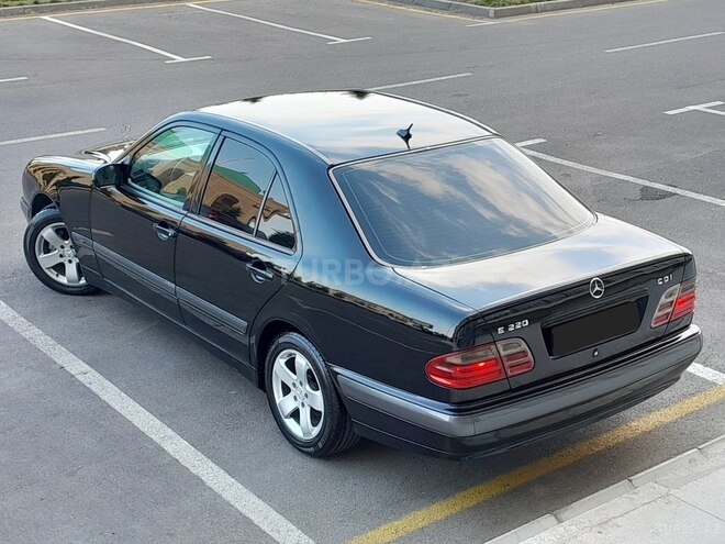 Mercedes E 220 d 1999, 438,000 km - 2.2 l - Sumqayıt