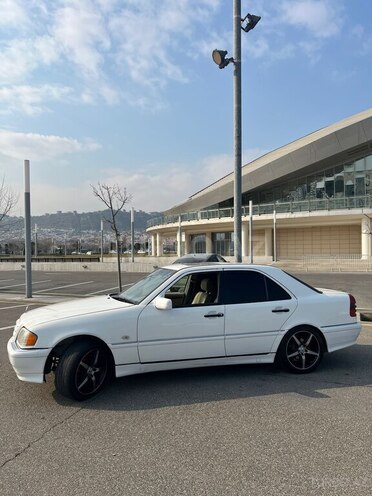 Mercedes C 230 1999, 220,000 km - 2.3 l - Bakı