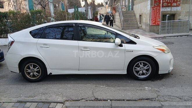 Toyota Prius 2013, 290,156 km - 1.8 l - Bakı