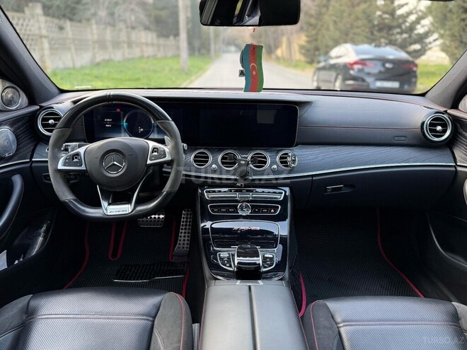 Mercedes  2018, 97,500 km - 3.0 l - Bakı