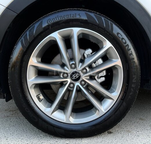 Hyundai Santa Fe-18