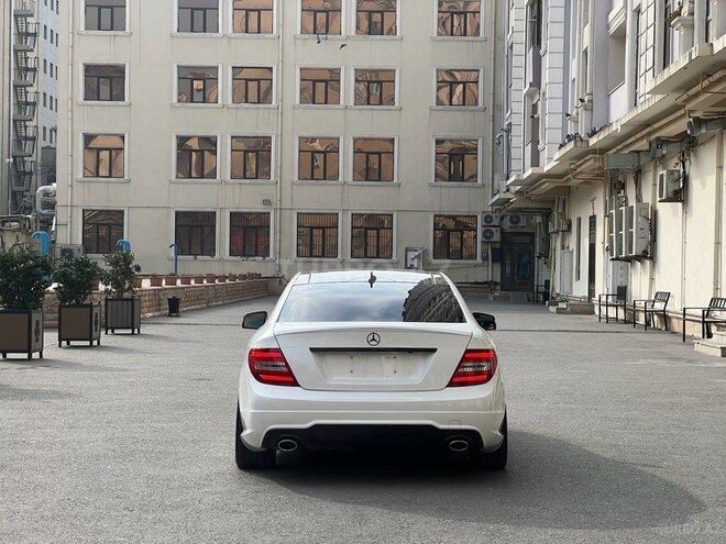 Mercedes C 250-9