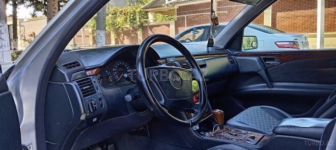 Mercedes E 240 1998, 500,000 km - 2.4 l - Kürdəmir