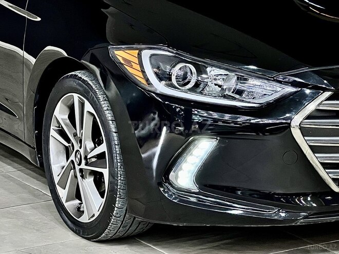 Hyundai Elantra-8