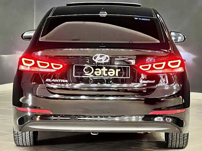 Hyundai Elantra-10