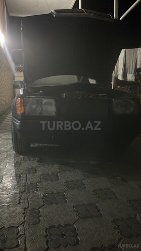 Mercedes E 250 1987, 330,000 km - 2.5 l - Qazax