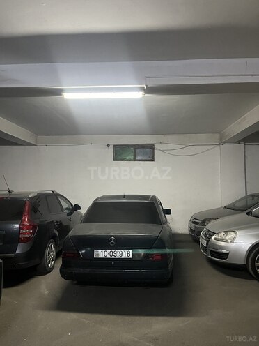 Mercedes E 250 1987, 330,000 km - 2.5 l - Qazax