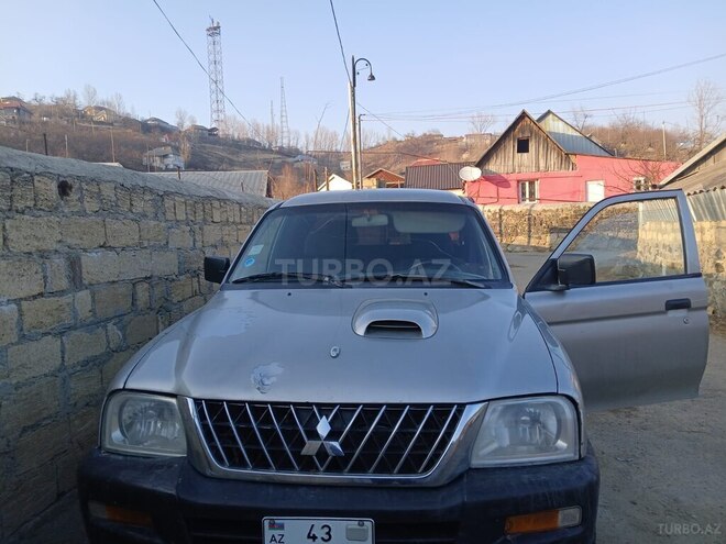 Mitsubishi L200 2005, 365,000 km - 2.5 l - Gədəbəy