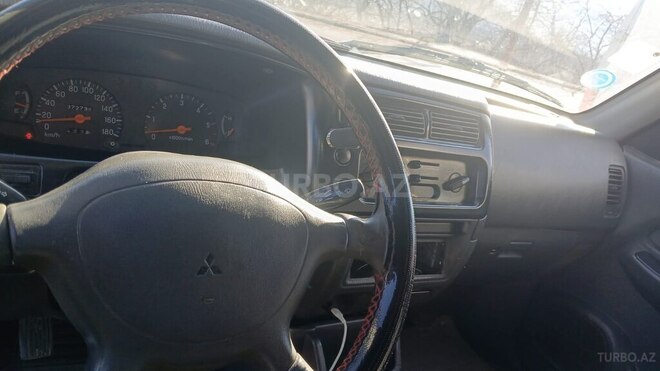 Mitsubishi L200 2005, 365,000 km - 2.5 l - Gədəbəy