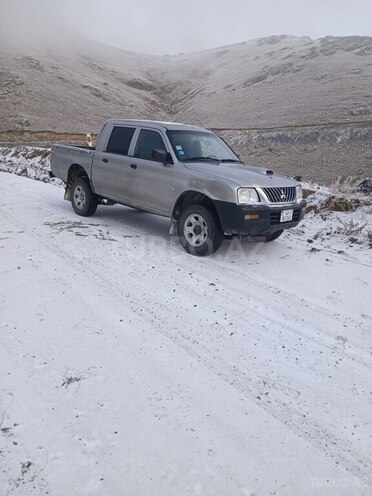 Mitsubishi L200 2005, 365,000 km - 2.5 l - Gədəbəy