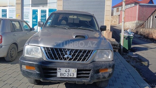 Mitsubishi L200 2005, 365,000 km - 2.5 l - Gədəbəy